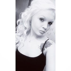 Meet your Posher, Sapphire